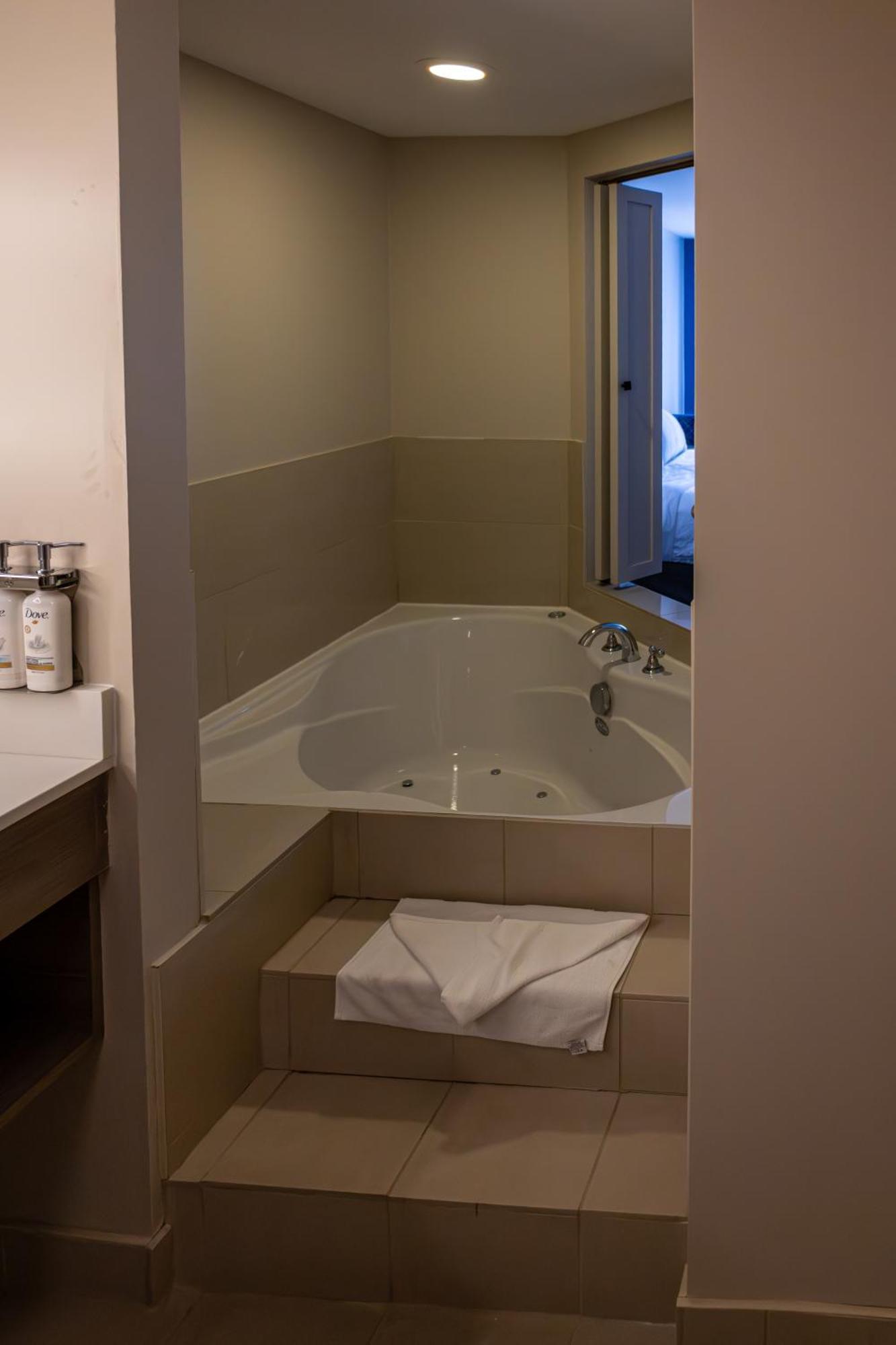 Holiday Inn Express Hotel & Suites Brockville By Ihg Ngoại thất bức ảnh