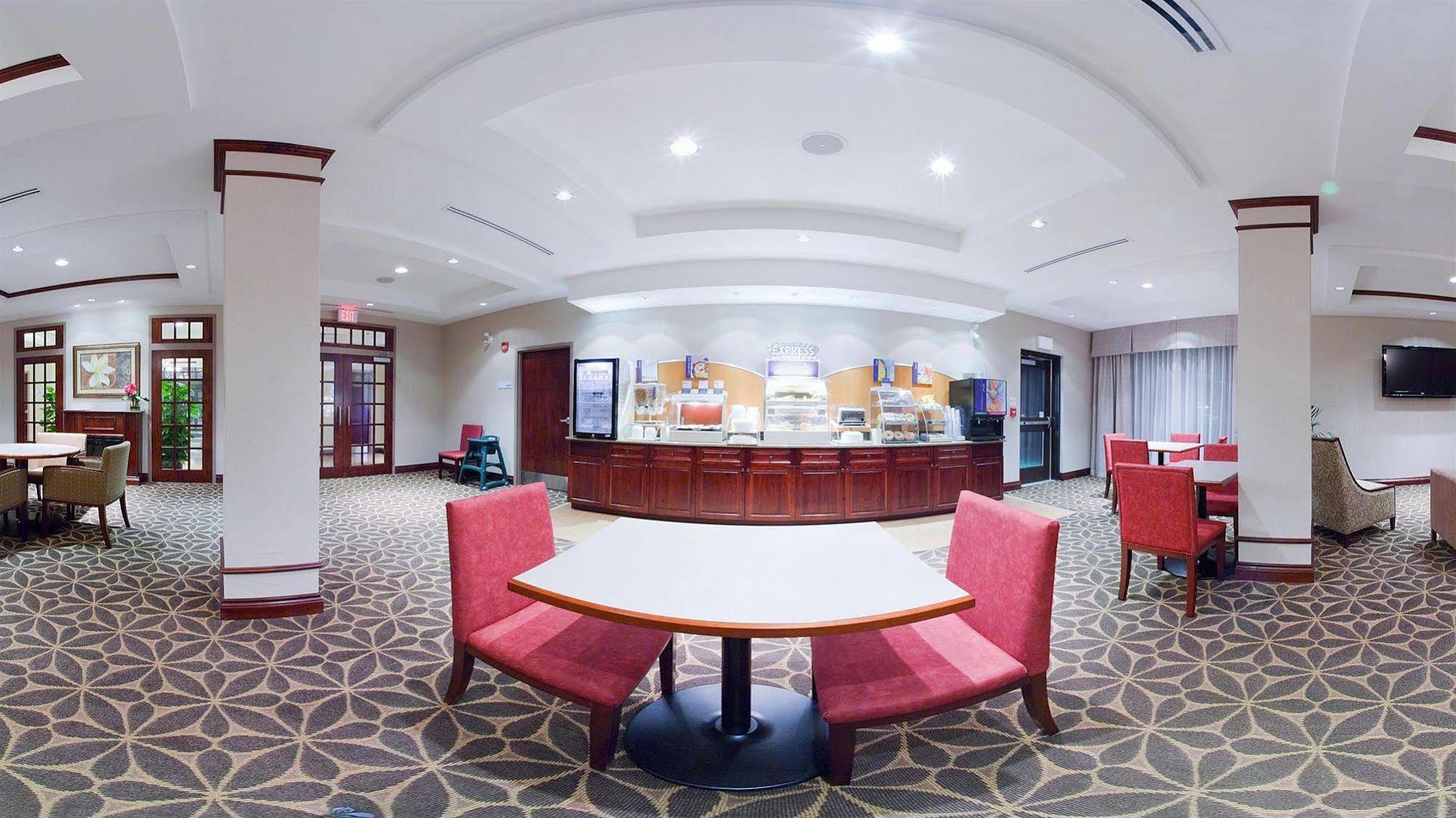 Holiday Inn Express Hotel & Suites Brockville By Ihg Ngoại thất bức ảnh